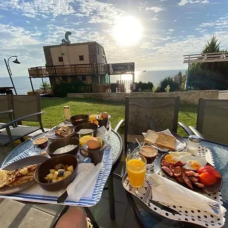 Hemingway In Happy Pensionat