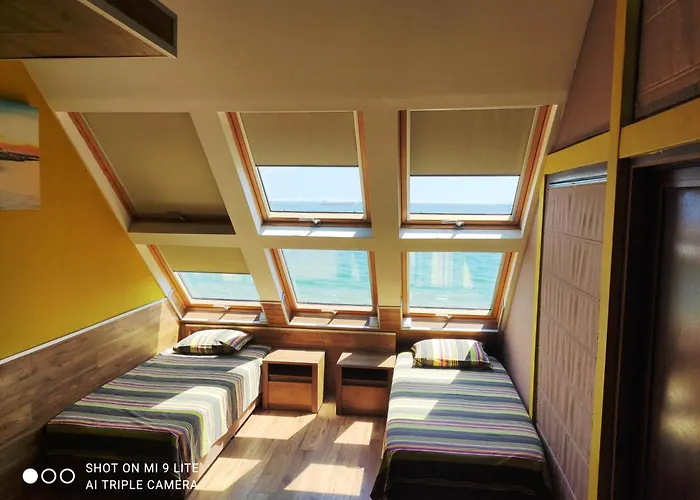 Hemingway In Happy 3* Варна