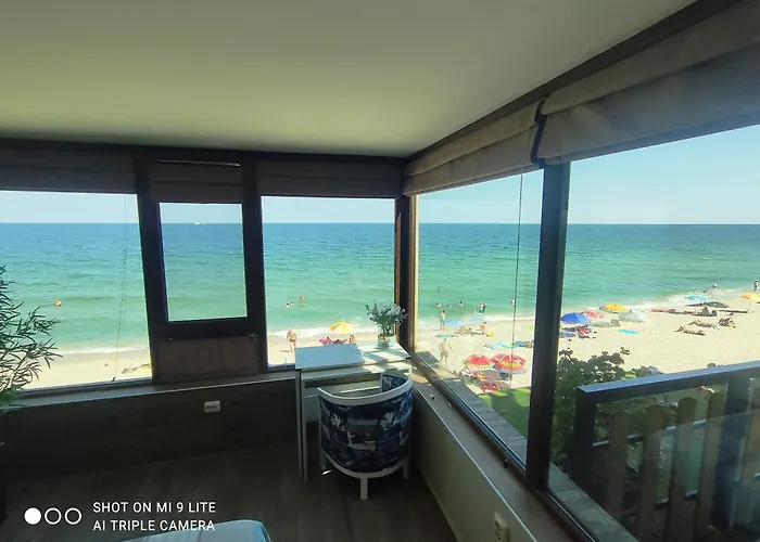 Πανσιόν Hemingway In Happy 3*