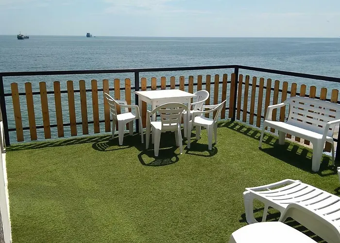 Къща за гости Hemingway In Happy Варна