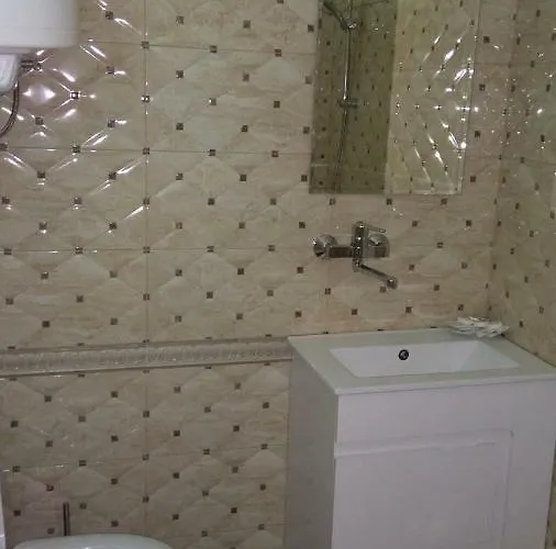 Πανσιόν Hemingway In Happy 3*