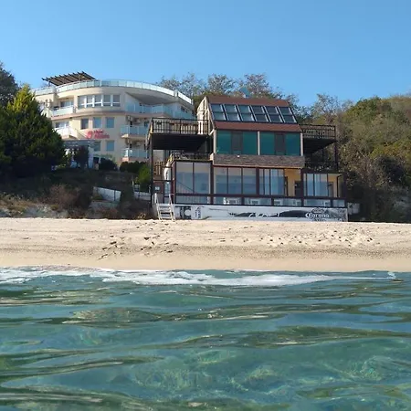 Hemingway In Happy 3* Warna