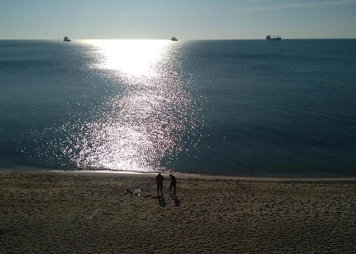 Hemingway In Happy 招待所 瓦爾納